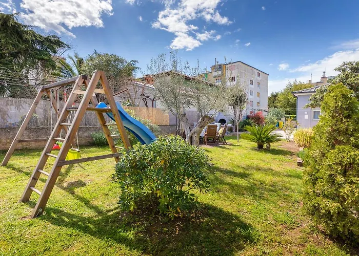 Lovely House With Garden Near City Centre