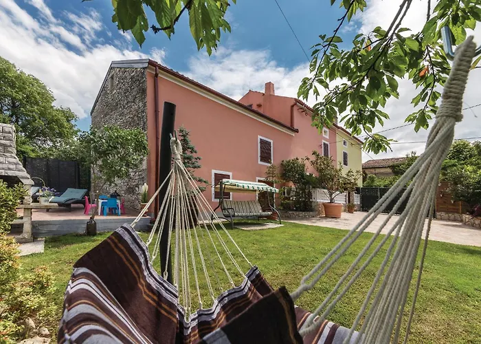 Lovely Home In Pula With Wifi