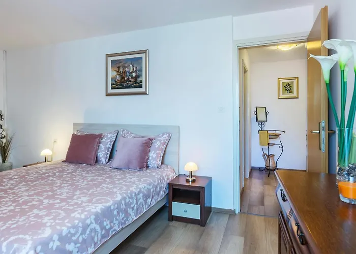 Lovely Home In Pula With Wifi