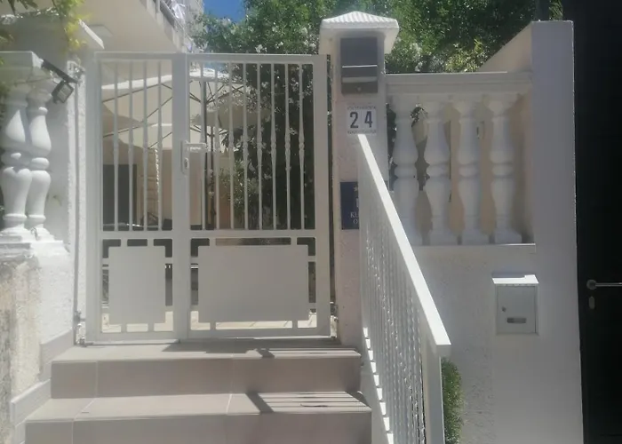 Holiday House Suzana - Free Covered Parking
