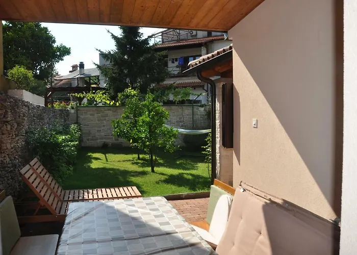 Holiday House Arena